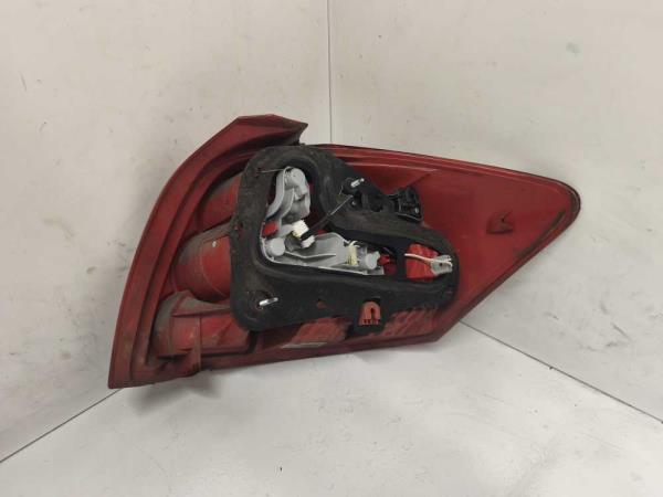 FEU ARRIERE GAUCHE TOYOTA - Vue 2